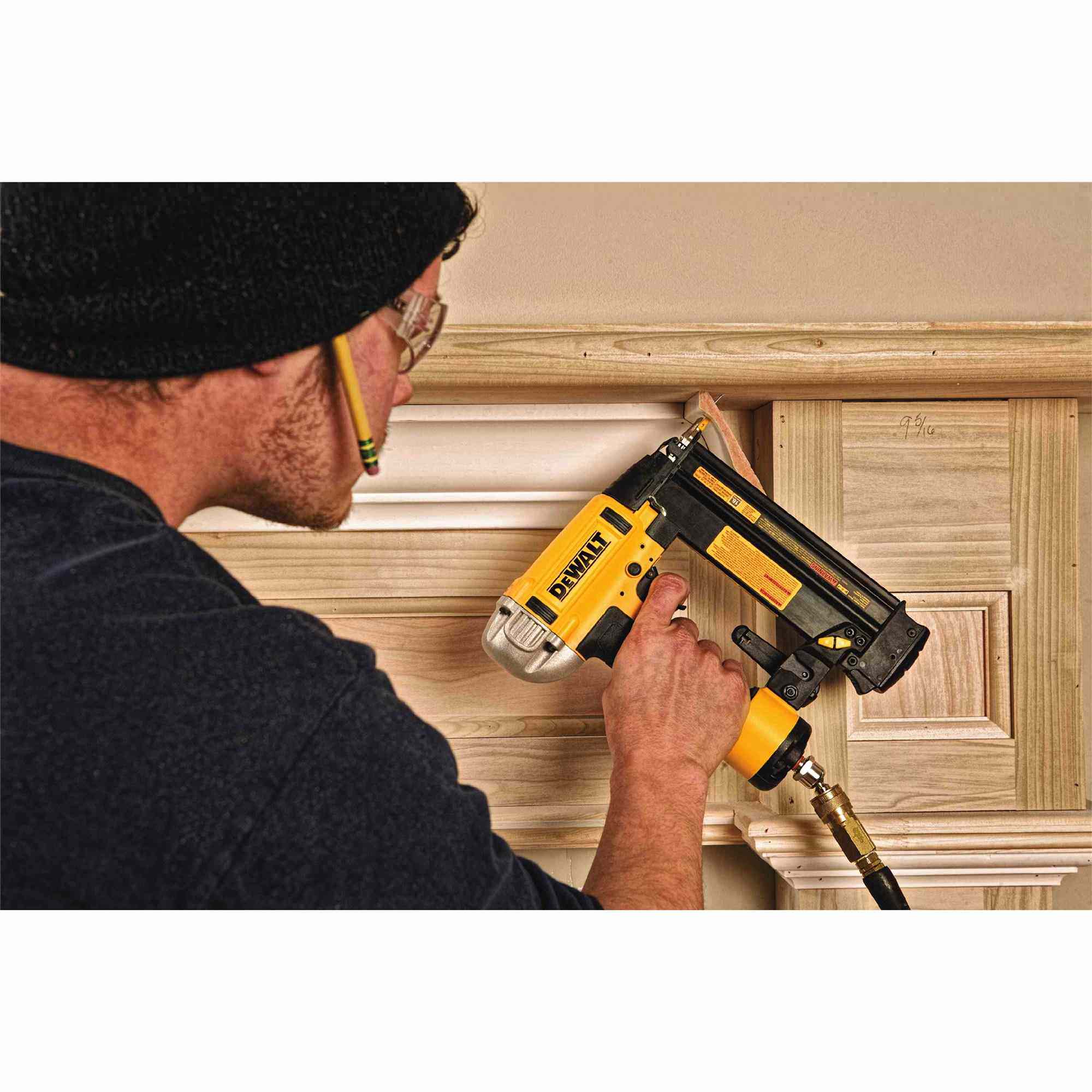 Dewalt DWFP12233 18 GA Precision Point Brad Nailer - Image 3