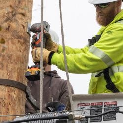 Klein Tools BAT20LW 90-Degree Impact Wrench, Tool Only - Image 3