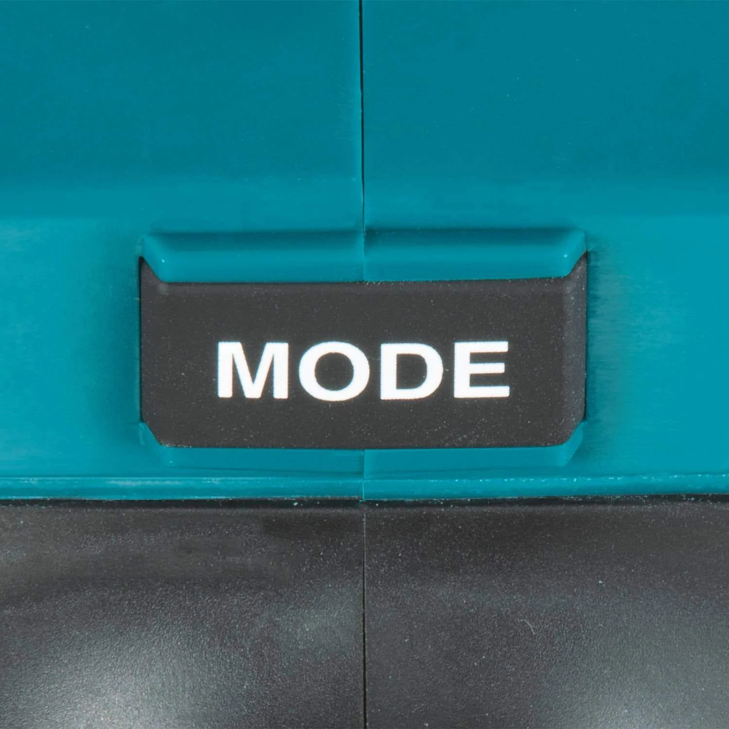 Makita DML812 18V Cordless LED Flashlight / Spotlight 4.0Ah Starter Kit - Image 6