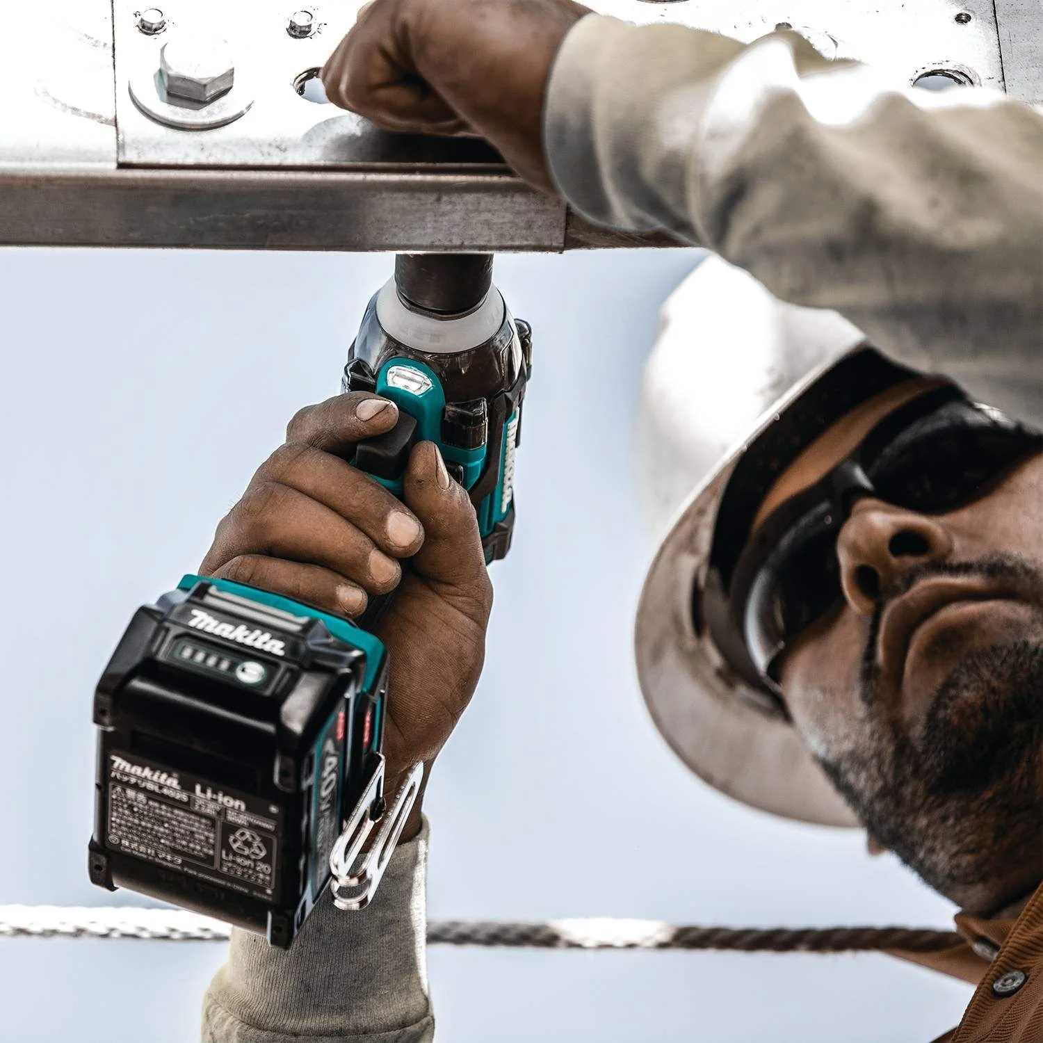 Makita GWT05D 40V max XGT Brushless Cordless 4-Speed 1/2" Sq. Drive Impact Wrench Kit w/ Detent Anvil (2.5Ah) (PROMO) - Image 3