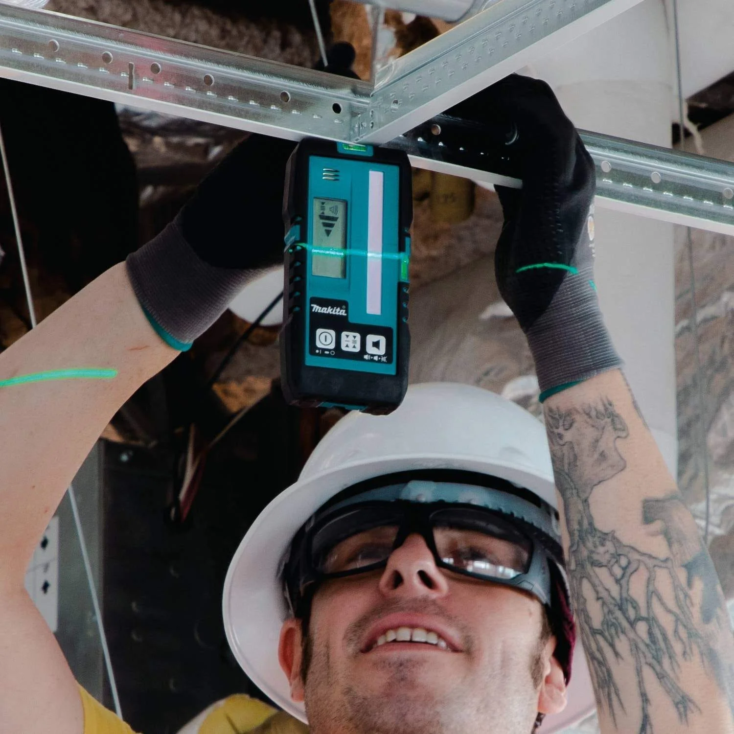 Makita LE00855702 Green/Red Line Laser Detector - Image 3