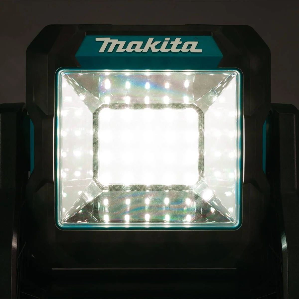 Makita ML003G 40V max XGT / 18V LXT Cordless LED Work Light, Light Only - Image 14