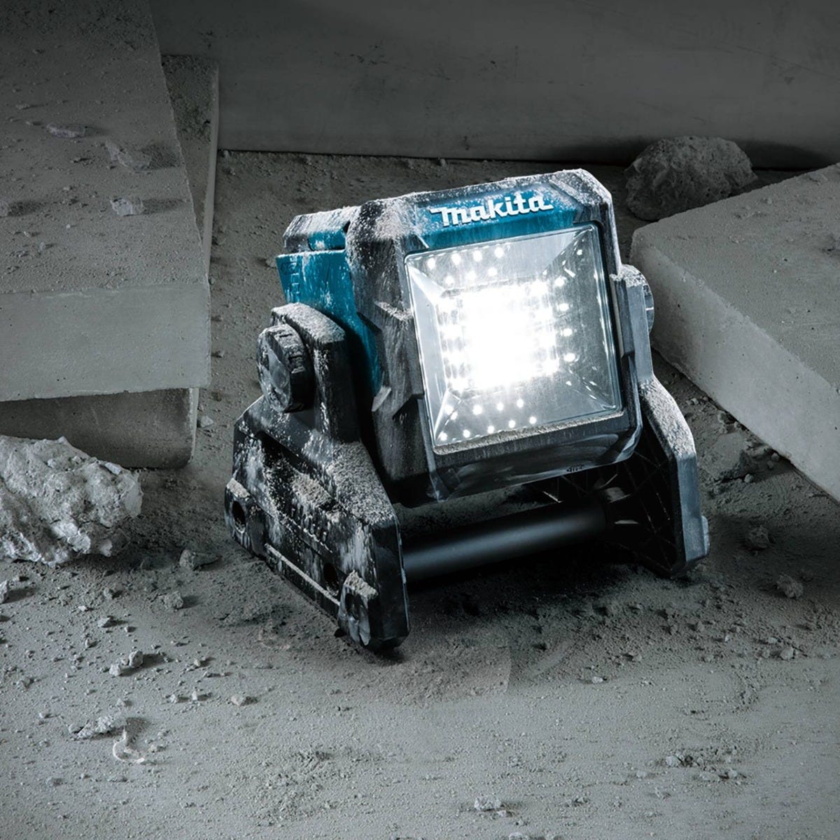 Makita ML003G 40V max XGT / 18V LXT Cordless LED Work Light, Light Only - Image 15