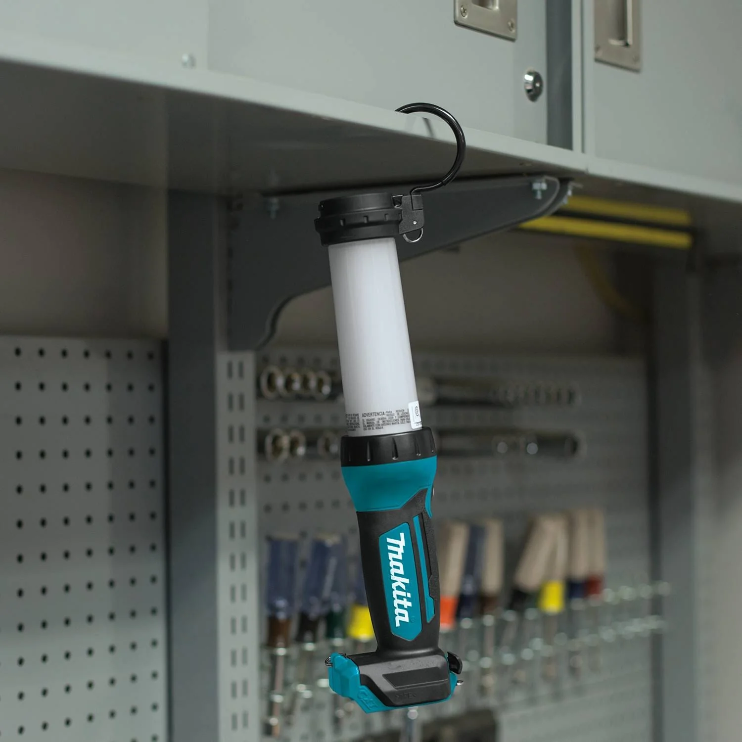 Makita ML104 12V max CXT Lithium-Ion Cordless LED Lantern/Flashlight, Flashlight Only - Image 5