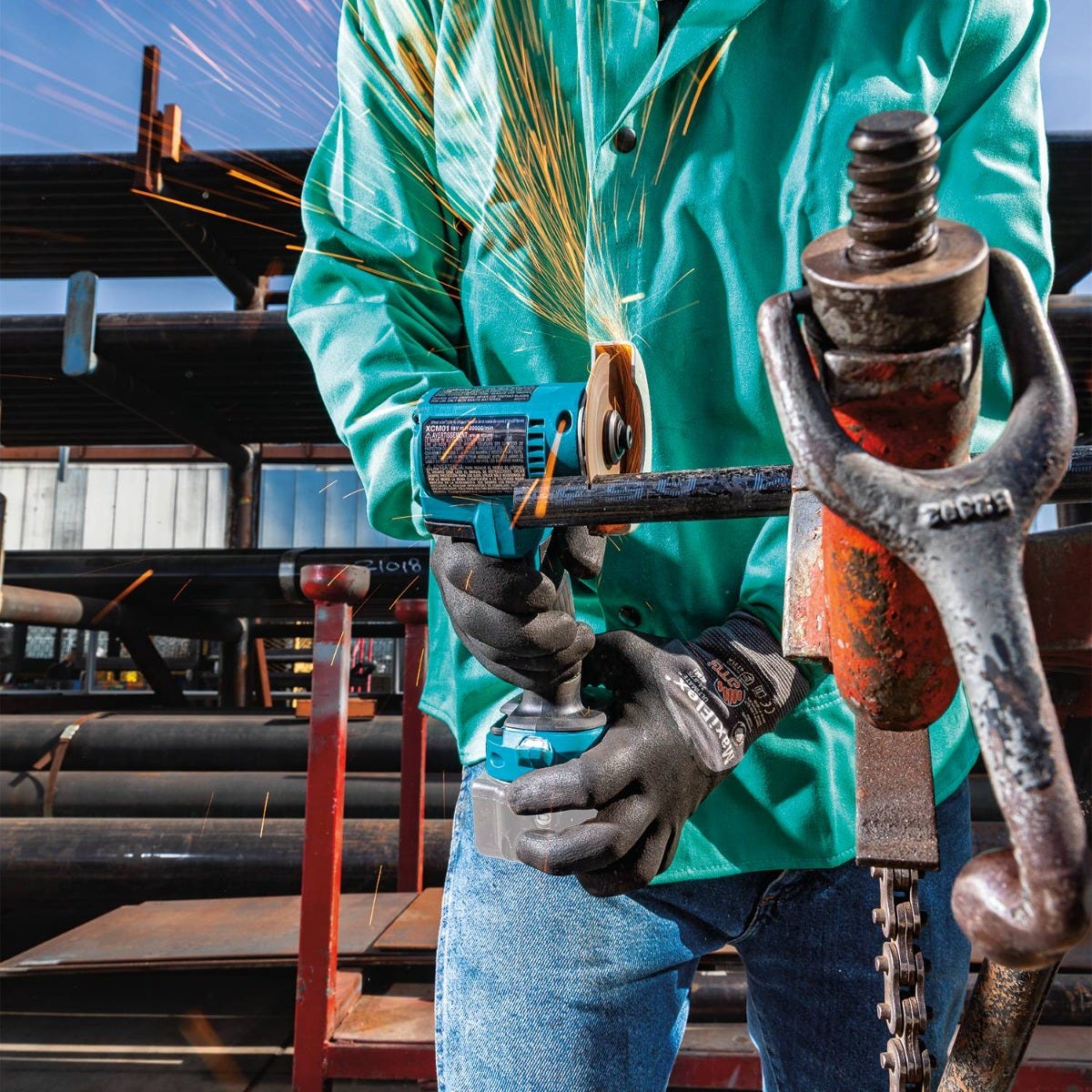 Makita XCM01Z 18V LXT Lithium-Ion Brushless Cordless 3" Cut-Off Tool, Tool Only - Image 16