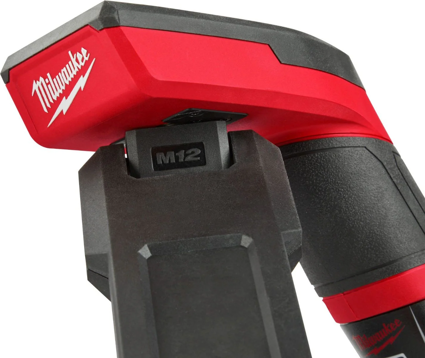 Milwaukee 2126-21XC M12 Underbody 1,200-Lumen Articulating Light 4.0Ah Kit - Image 7