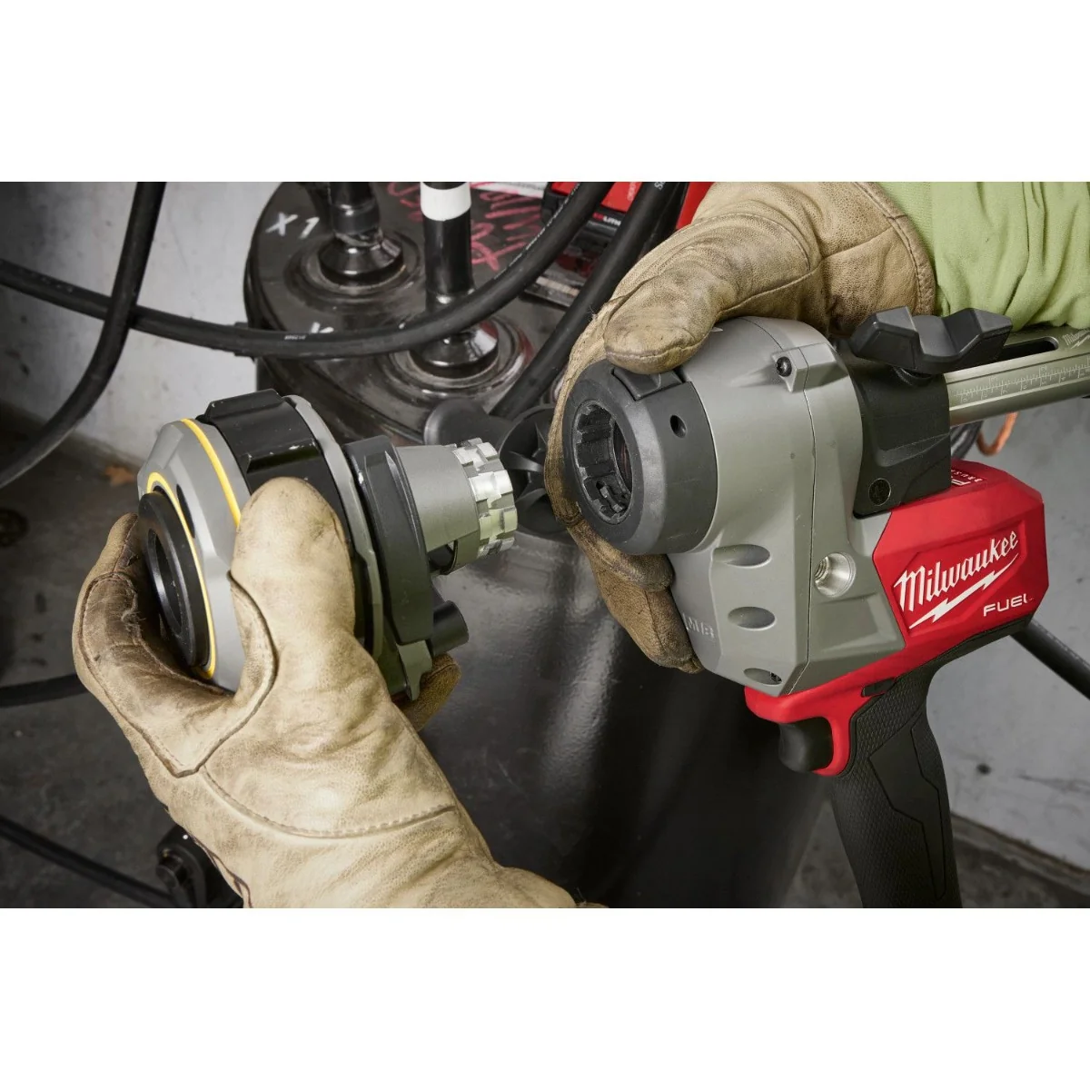Milwaukee 49-16-B131 1" - 1.3" Adjustable Bushing for M18 FUEL Covered Conductor Cable Stripper - Image 8